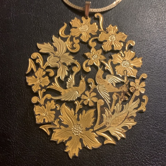 Antique Vintage 1940’s Madrid Damascene Very Large Medallion w/ 20 in chain - Picture 2 of 7